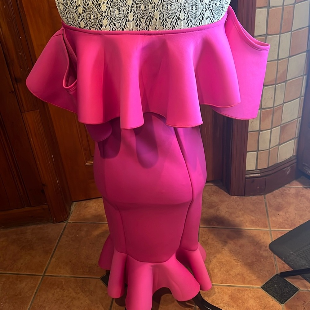 Neoprene dress with ruffle bottom and cap sleeves